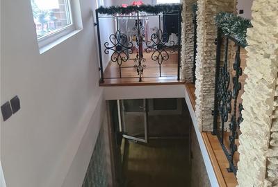 Casă cu 6 camere în Fieni - 3