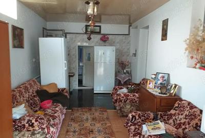 Casă cu 4 camere în Sărățeni - 9