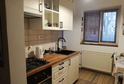 Apartament cu 2 camere semidecomandat în Tractorul - 1