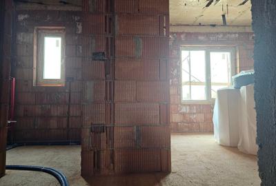 Duplex cu 4 camere cu Canalizare în Moșnița Nouă - 2