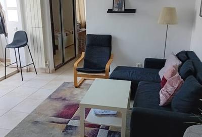 Piata Romana , 2 minute metrou , Bd Magherul stradal Piata Romana , 2 minute metrou , Bd Magherul stradal - 3