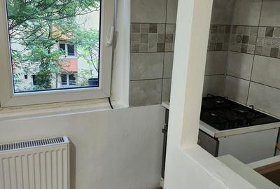 Garsonieră decomandată, mobilată în Vitan Mall - 8