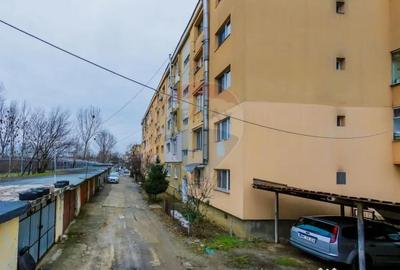 Apartament cu 2 camere decomandat, mobilat în Republicii