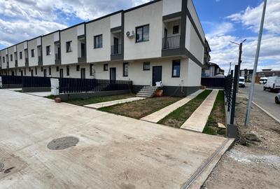 Casă cu 4 camere cu Canalizare în Fundeni