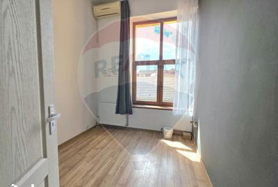 Spațiu comercial, de 179 mp, în Central - 12