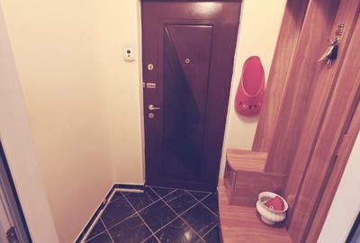 Apartament cu 2 camere decomandat în - 7