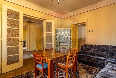 VILA! Investitie - pretabil pensiune SINAIA- zona apreciata turistic! - 9