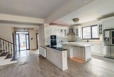 Duplex cu 9 camere cu Teren 1161 Mp în Berceni