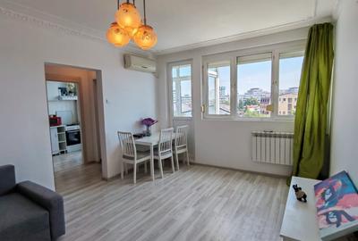Apartament cu 2 camere semidecomandat, mobilat în 1 Mai