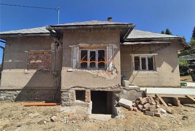 Casa de vanzare in Belis, in centru. - 2