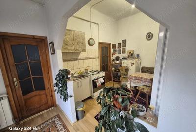 Casă cu 6 camere cu Teren 927 Mp în Central - 1