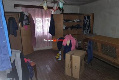 Casă cu 2 camere cu Teren 1543 Mp în Central - 4