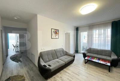 Apartament cu 3 camere decomandat în Calea București
