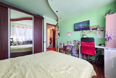 Apartament cu 2 camere de vanzare, mobilat si utilat, centrala pe gaz, zona CET - 8