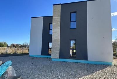 Casă individuală cu 4 camere în Bartolomeu