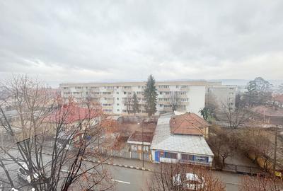 Apartament cu 4 camere în Traian - 8