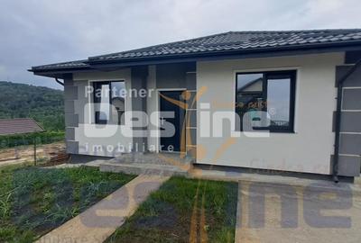 Casă individuală cu 4 camere cu Teren 440 Mp în Valea Adâncă - 1