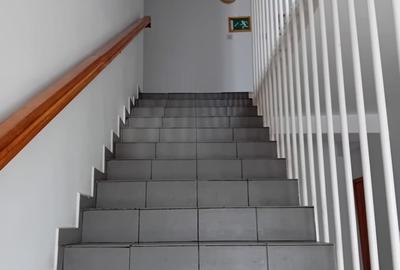 Casă cu 17 camere cu Teren 1000 Mp în Central - 2