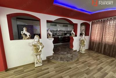 Casă cu 12 camere cu Teren 1560 Mp în Bucovăț (Remetea Mare) - 1