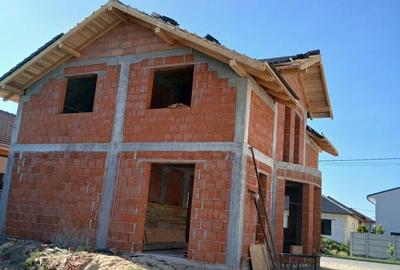 Casă cu 4 camere în Central - 3