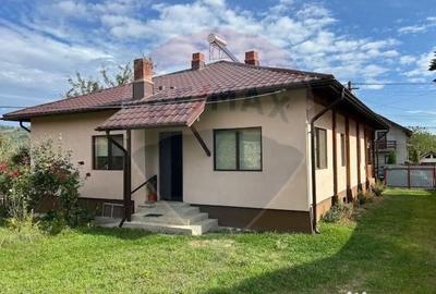 Casă cu 4 camere cu Teren 1828 Mp în Măneciu - 9