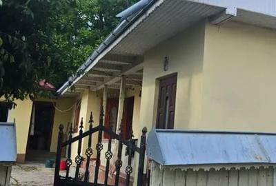 Casă individuală cu 3 camere cu Canalizare în Păstrăveni - 2