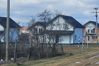 Casă cu Teren 500 Mp în Central