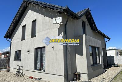Casă individuală cu 4 camere cu Canalizare în Cetate - 3