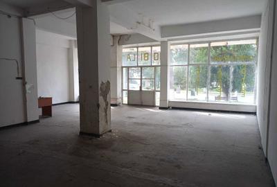 Spațiu comercial, de 90 mp, în Central - 13