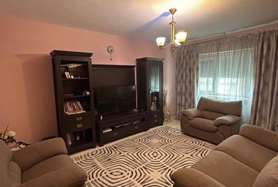 Apartament cu 3 camere decomandat în Tomis III