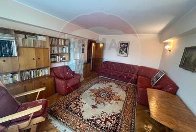 Apartament 3 camere si garaj in zona BCR