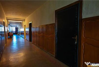 Spațiu comercial, de 9,000 mp, în Central - 14