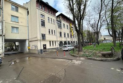 Spațiu comercial, de 13 mp, în Central - 12