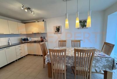 Oportunitate! Apartament 3 camere de vanzare, in Zona Centrala - 2