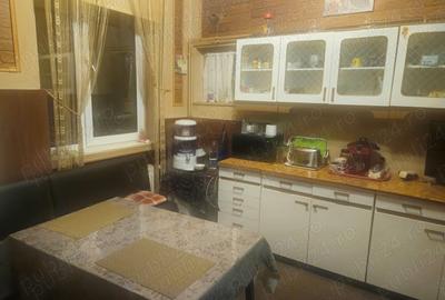Apartament cu 4 camere semidecomandat în Central - 1
