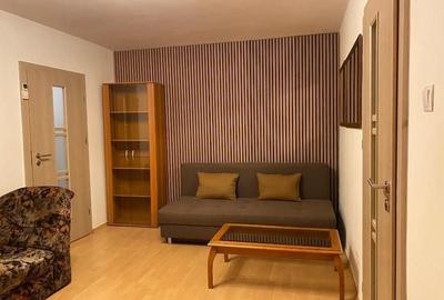 Apartament cu 4 camere semidecomandat în Ștefan cel Mare