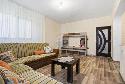 Casa / Vila cu 6 camere de vanzare I Podul Iloaiei - 3