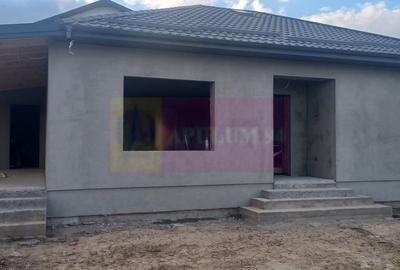 Casă cu 3 camere cu Teren 400 Mp în Central - 3