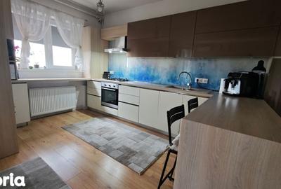 Apartament cu 3 camere în 9 Mai - 18