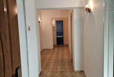 Apartament 3 camere- Decomandat- Titulescu -Piata Victoriei
