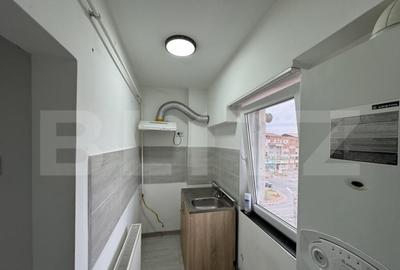Garsoniera 30 mp, zona 9 Mai - 7