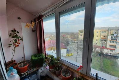 Apartament cu 3 camere decomandat în Dorohoi - 1