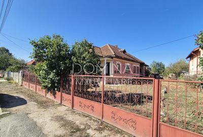 Teren generos ?i casa - str. Petre?ti - cartier Primaver - 6