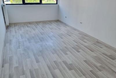 Apartament cu 3 camere decomandat în Central - 2