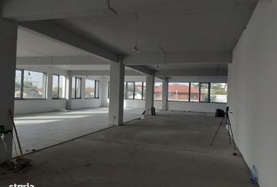 Spațiu comercial, de 1,557 mp, în Titan - 7