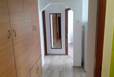 Inchiriez apartament 2 camere, decomandat - 2