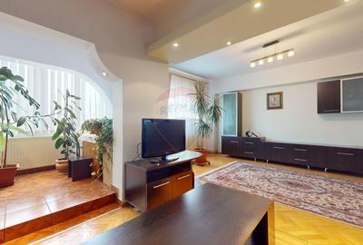 Apartament spațios cu 3 camere (din 4), 2 băi și vedere pe două părți - 3