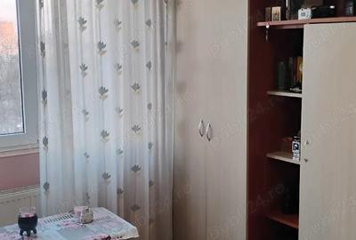 Inchiriez garsoniera zona pia?a Nicolina - 1