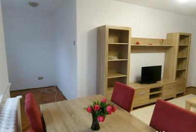 Apartament cu 3 camere decomandat în 1 Mai