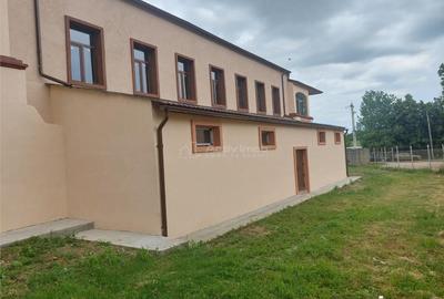 Casă cu Teren 1971 Mp în Central - 3